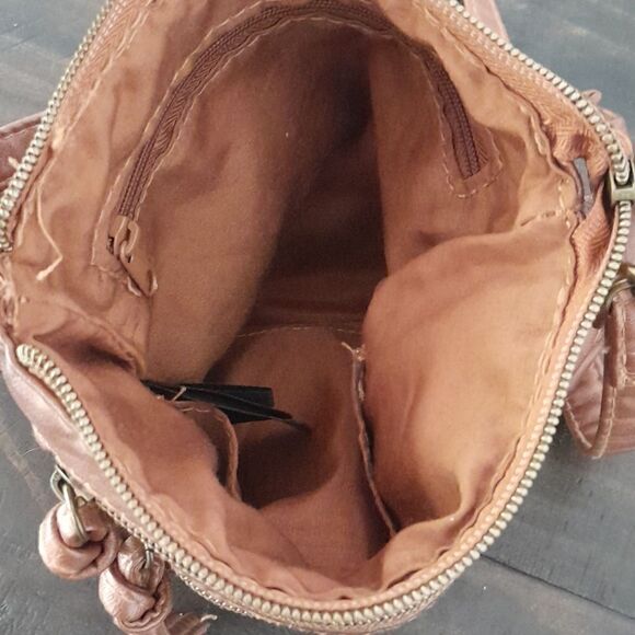 Stone Mountain USA crossbody bag lots of pockets good condition one gray one tan - Picture 6 of 8